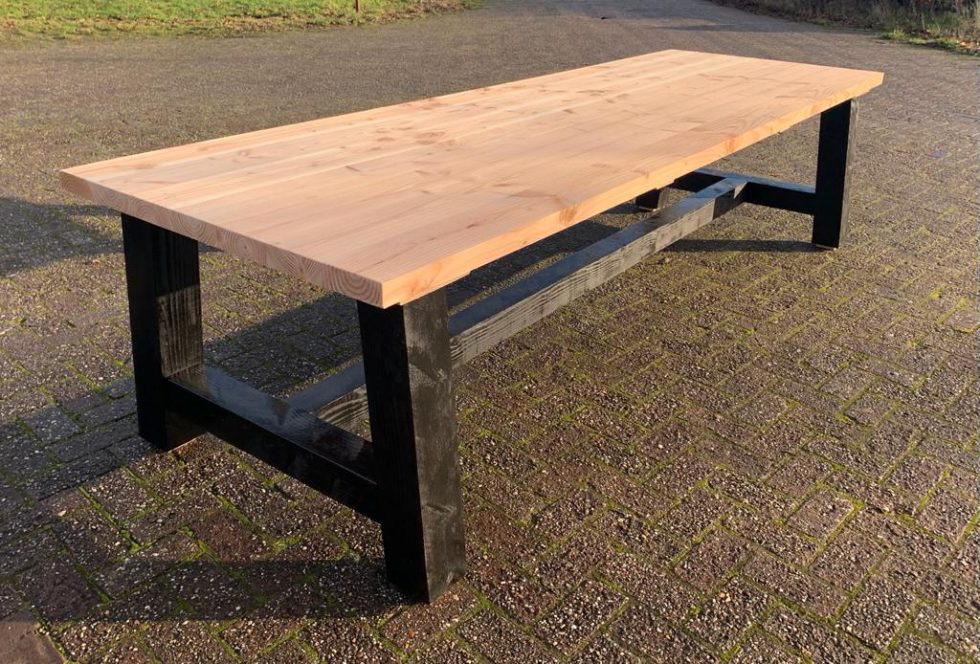 Tuintafel Douglas zwarte poten HOUT 1893